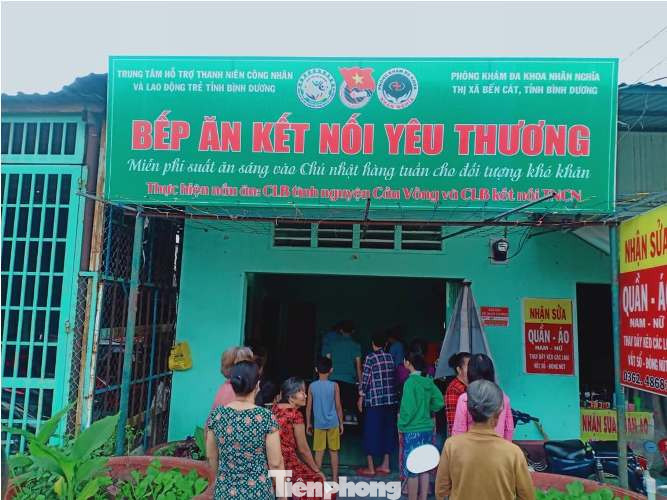 Thanh niên Bình Dương ‘thức khuya, dậy sớm’ lo cơm cho người nghèo ảnh 3