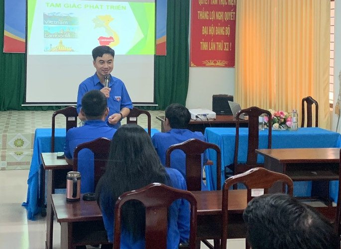 Giải nhiều bài toán 'hóc búa' trong ‘nghề’ cán bộ Đoàn ảnh 2