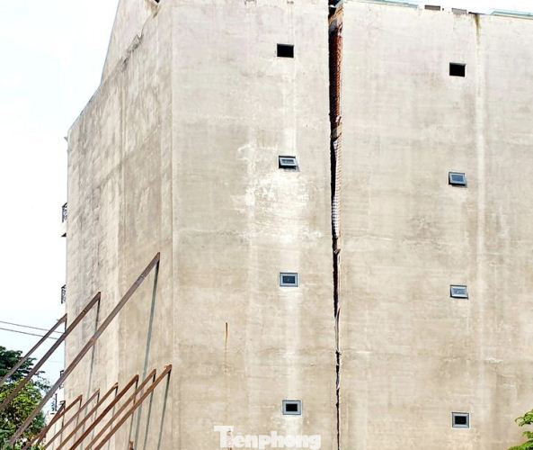 Bình Dương lập đoàn kiểm tra khu biệt thự vừa xây xong đã phải ‘chống gậy’ ảnh 3