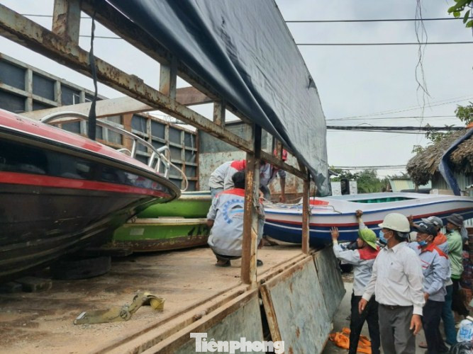 Miền Nam chi viện cano cứu dân miền Trung ngập lụt ảnh 3