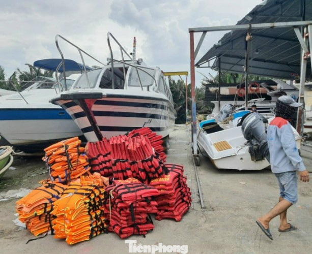 Miền Nam chi viện cano cứu dân miền Trung ngập lụt ảnh 6