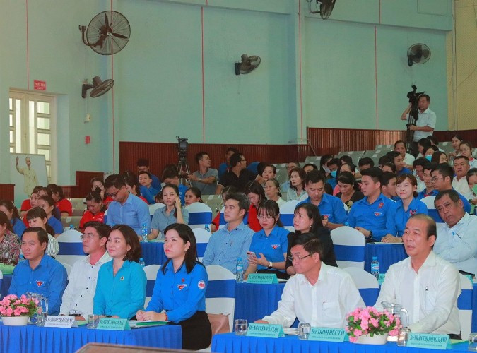 Tích cực chăm lo hiệu quả kịp thời đời sống thanh niên công nhân ảnh 1