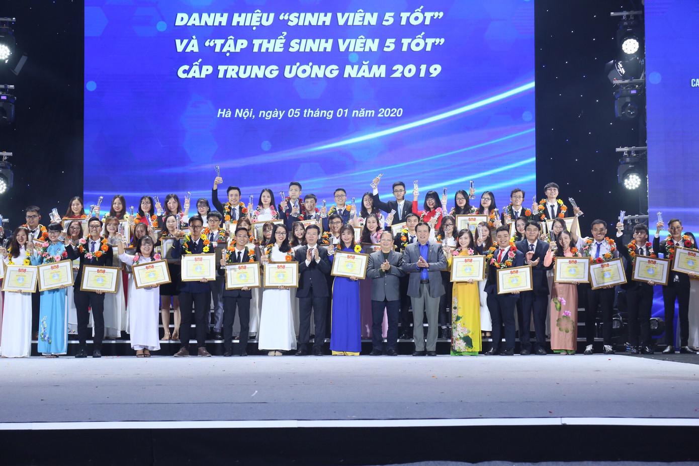 Hội SVVN đón nhận Huân chương Độc lập hạng Nhất lần 2 ảnh 7