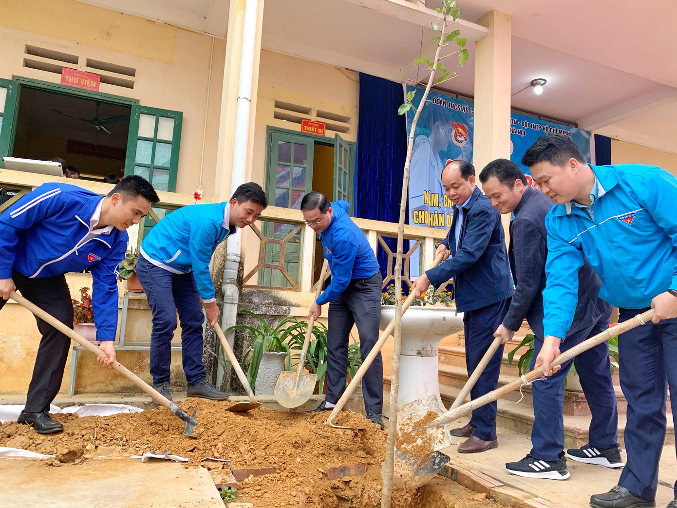  Tuổi trẻ Thủ đô mang yêu thương đến với Mường Khương ảnh 5