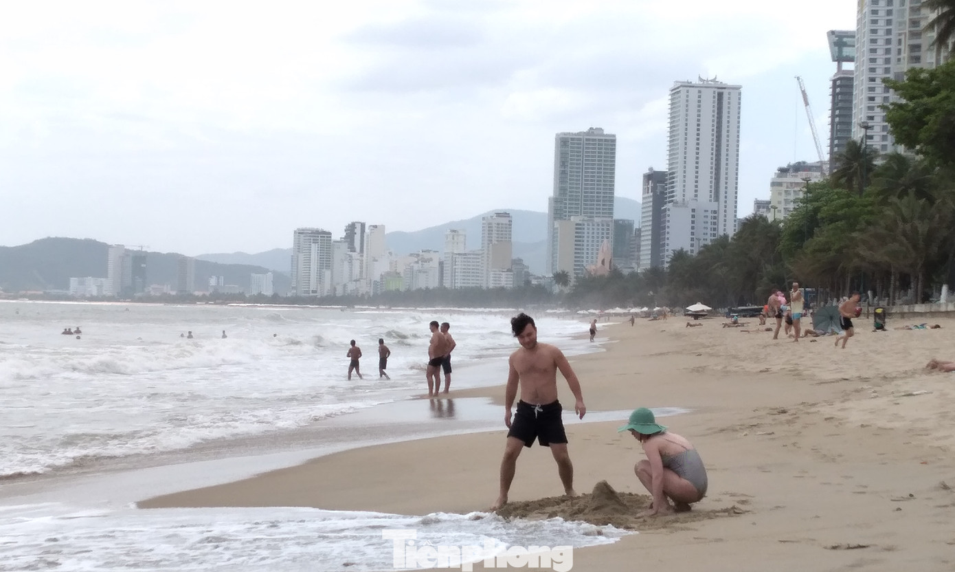 Khách quốc tế tấp nập trở lại Nha Trang ảnh 3