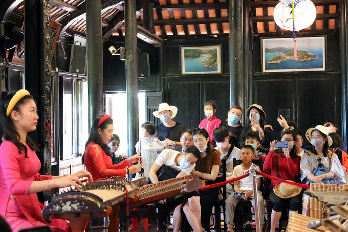 Hơn 5.300 người Trung Quốc bị 'kẹt' tại Khánh Hoà sẽ được bay về nước ảnh 1