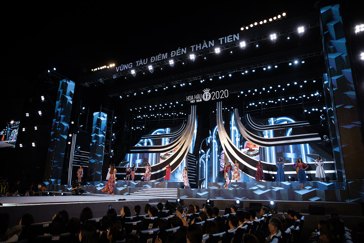 Đạo diễn Hoàng Nhật Nam mang lễ hội carnival hoành tráng lên sân khấu Người đẹp Biển ảnh 9