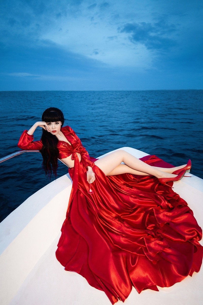 Siêu mẫu quốc tế Jessica Minh Anh bất ngờ đóng phim hành động về đề tài ấu dâm ảnh 3