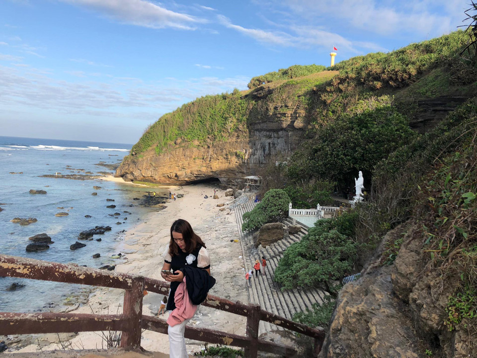 Hạn chế ra vào đảo Lý Sơn, người dân đi lại ra sao? ảnh 11