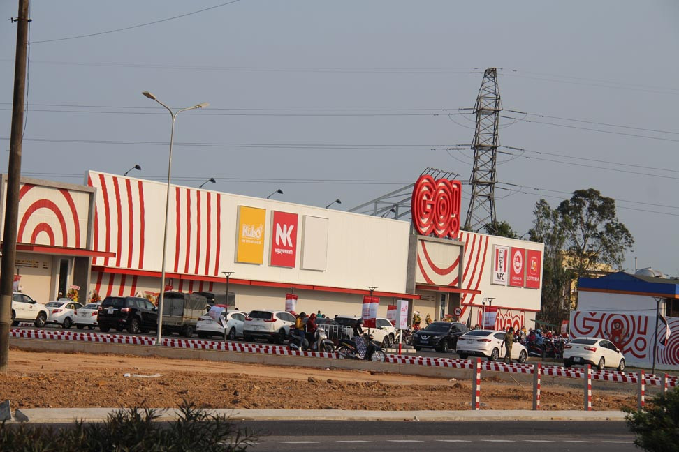 Buộc siêu thị ở Quảng Ngãi tạm dừng sau một ngày khai trương rầm rộ ảnh 1