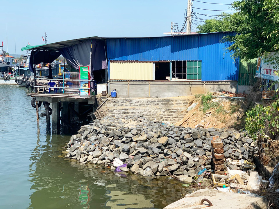 Ngang nhiên lấn chiếm, san lấp vùng cảng Sa Kỳ vì có ‘người nhà làm quan chức’? ảnh 4