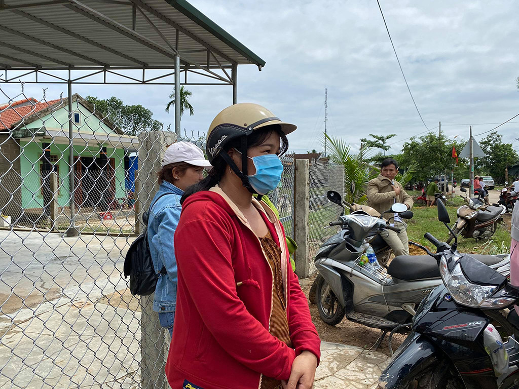 Người thân thấp thỏm chờ cứu hộ nạn nhân mất tích tại thủy điện Rào Trăng 3 ảnh 2