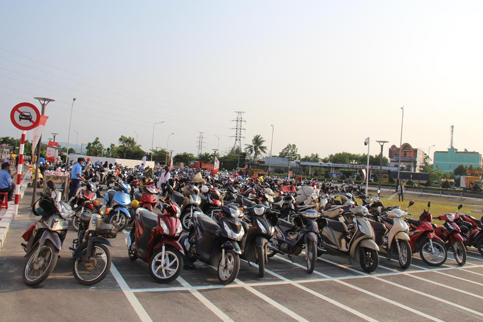 Bất chấp dịch COVID-19, siêu thị ở Quảng Ngãi vẫn tưng bừng khai trương ảnh 5