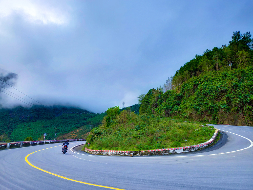 Săn mây trên đèo Hải Vân ảnh 1