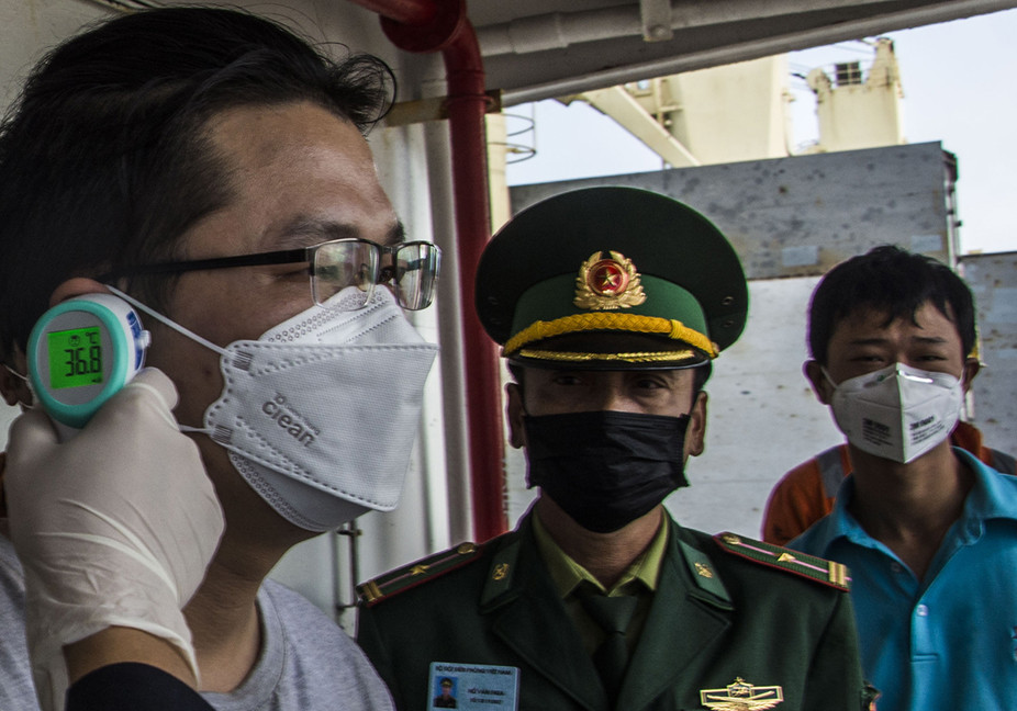 Thủy thủ tàu nước ngoài tại Vũng Áng phòng dịch Covid-19 thế nào? ảnh 1