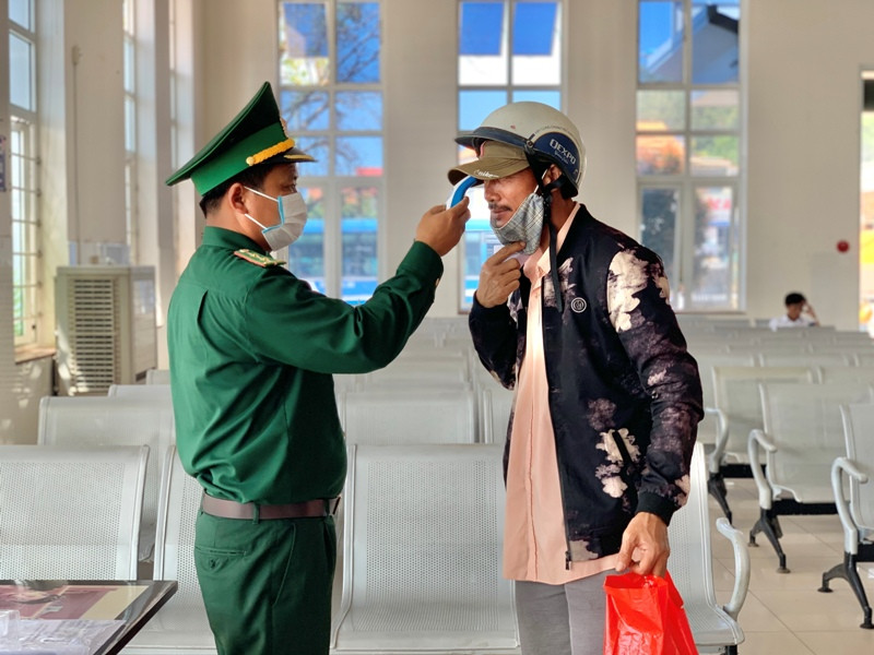 Hạn chế ra vào đảo Lý Sơn, người dân đi lại ra sao? ảnh 4