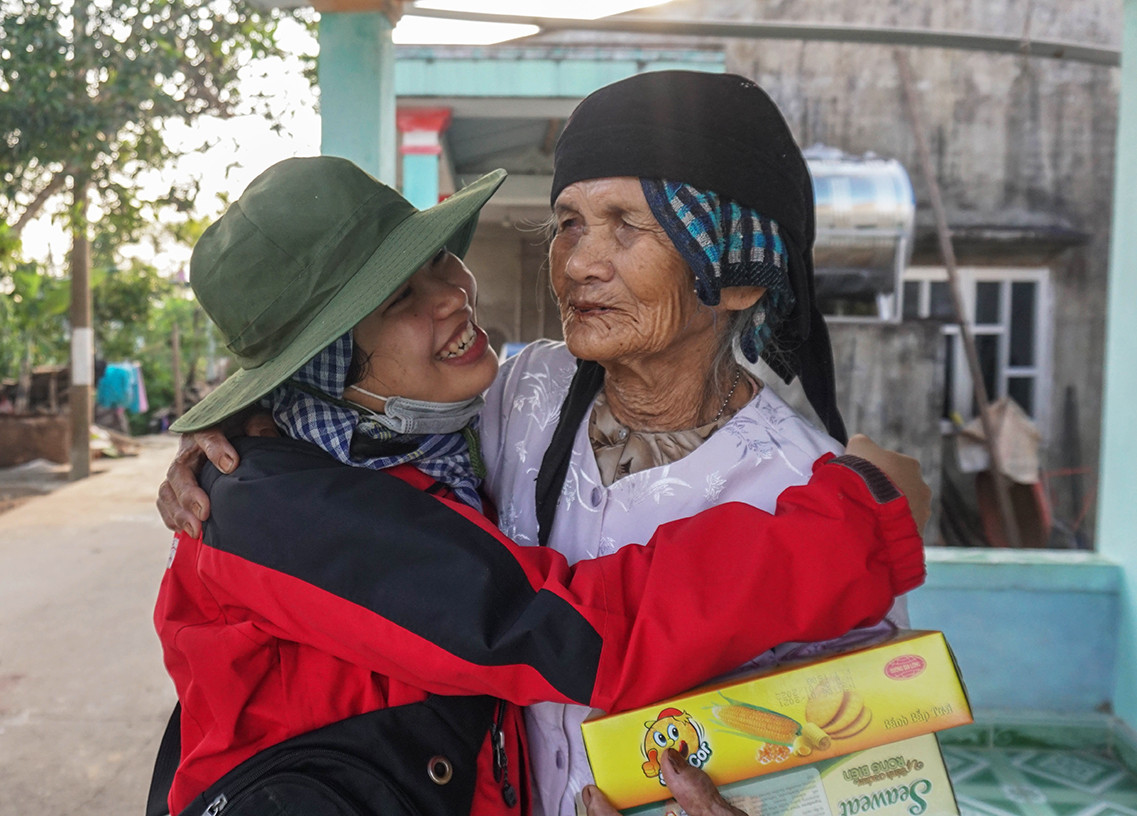 Tình nguyện mùa đông ấm lòng người vùng sâu ảnh 3