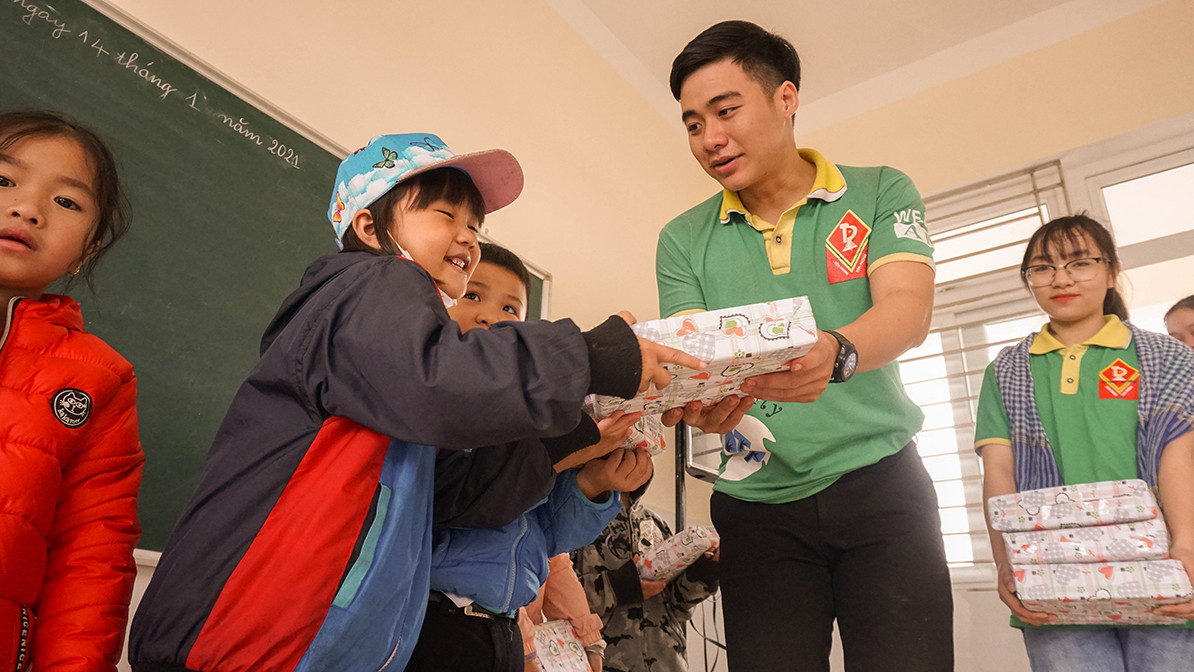 Tình nguyện mùa đông ấm lòng người vùng sâu ảnh 8