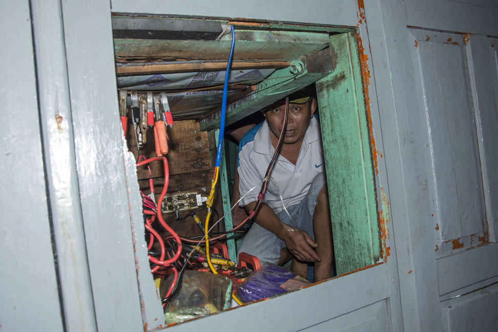 Ngư dân Quảng Ngãi kể giây phút bị vòi rồng Trung Quốc bắn thủng tàu ảnh 1