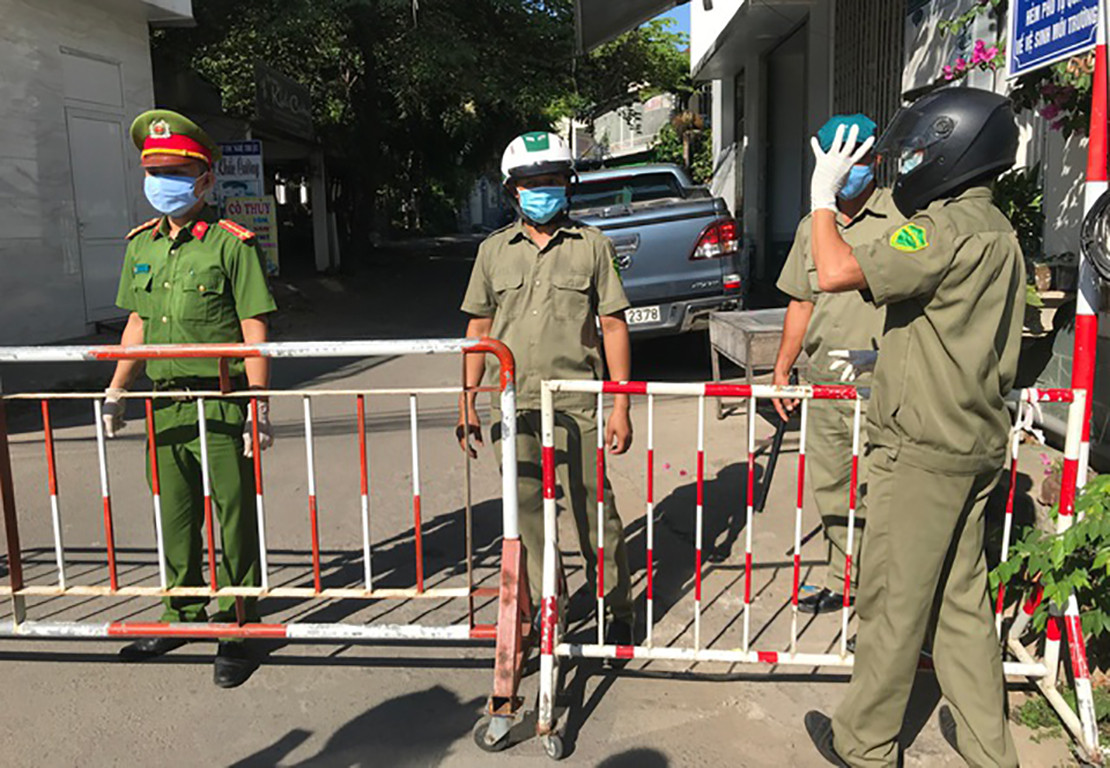 Phong tỏa 200 hộ dân ở khu vực có ca nhiễm COVID-19 đầu tiên ở Quảng Ngãi ảnh 1