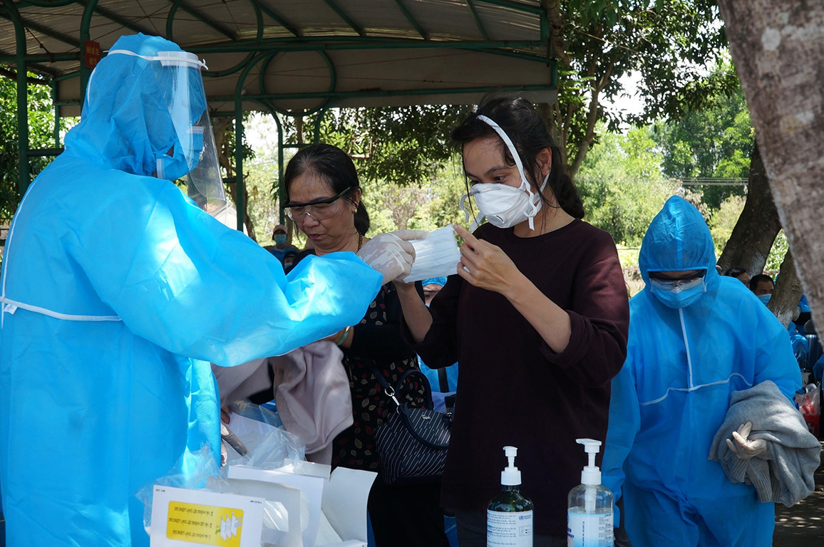 Quảng Ngãi: Tiếp nhận, cách ly 269 công dân trở về từ vùng vùng có dịch COVID-19 ảnh 3