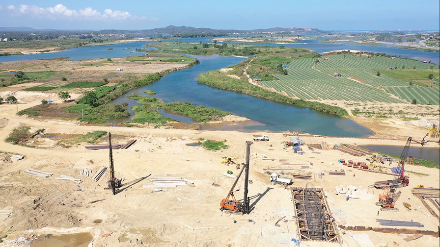 Chủ tịch Quảng Ngãi yêu cầu rà soát lại dự án 1.500 tỷ đang thi công ảnh 3