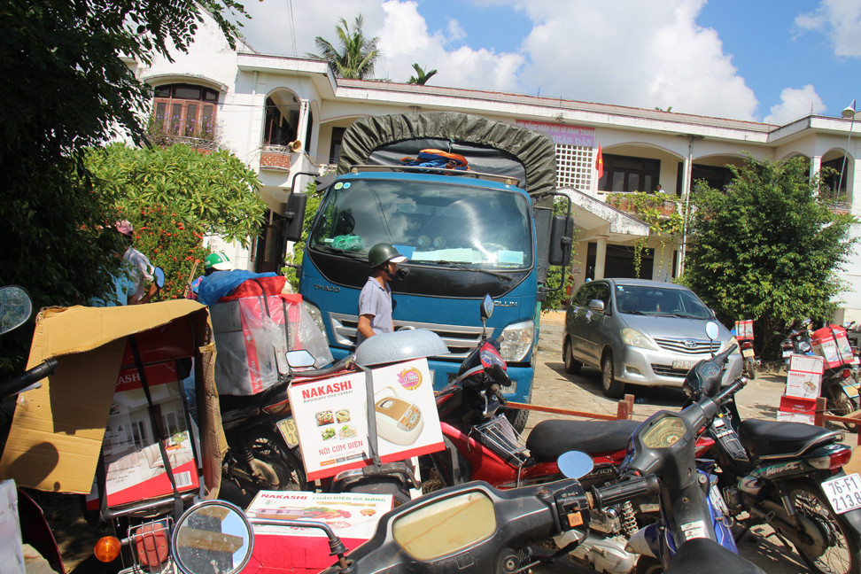 'Chỉ tặng không bán' dụ dân nghèo mua hàng dỏm giá trên trời ảnh 5