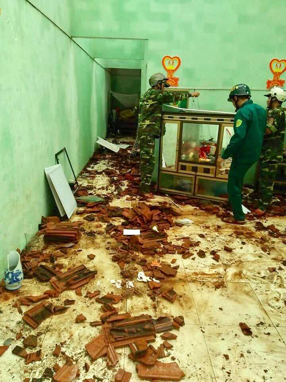 Sau bão số 5: Quảng Ngãi hư hại hơn 400 nhà, sóng đánh sập kè ở Bình Định ảnh 5
