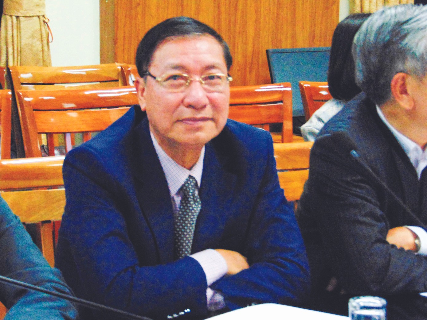 Người làm cầu nối cho các yếu nhân ảnh 4