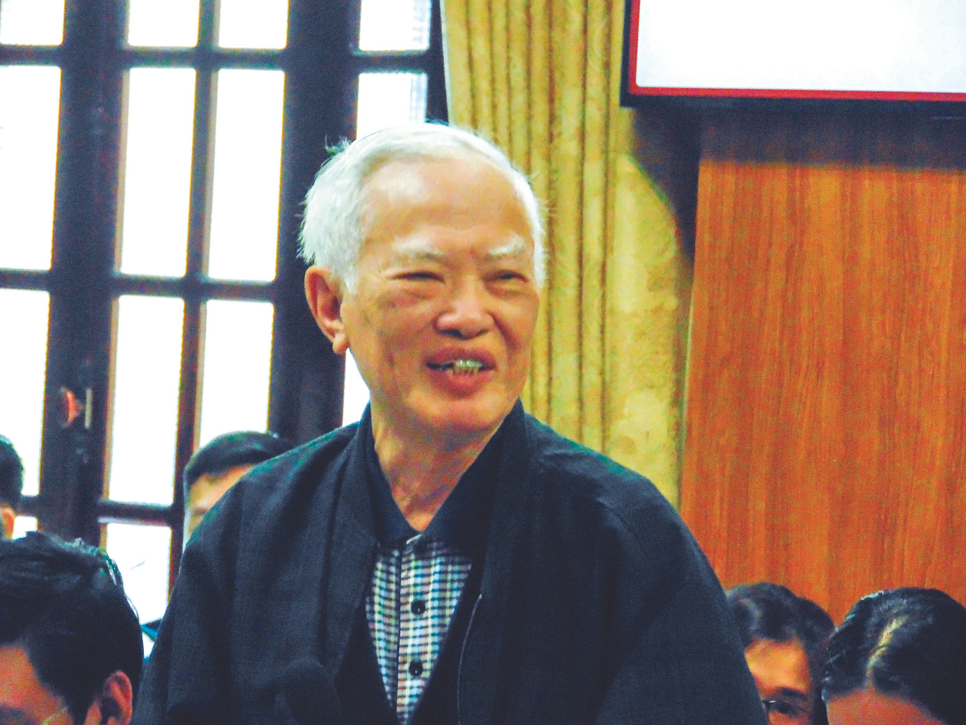 Người làm cầu nối cho các yếu nhân ảnh 1