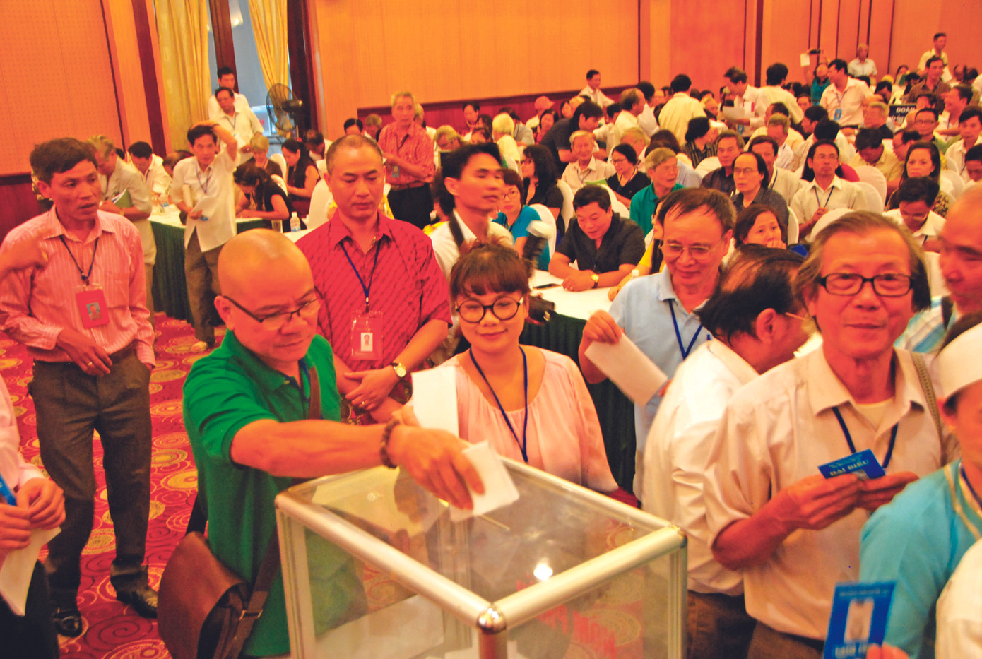 Chuyện vui của giới văn chương ảnh 1