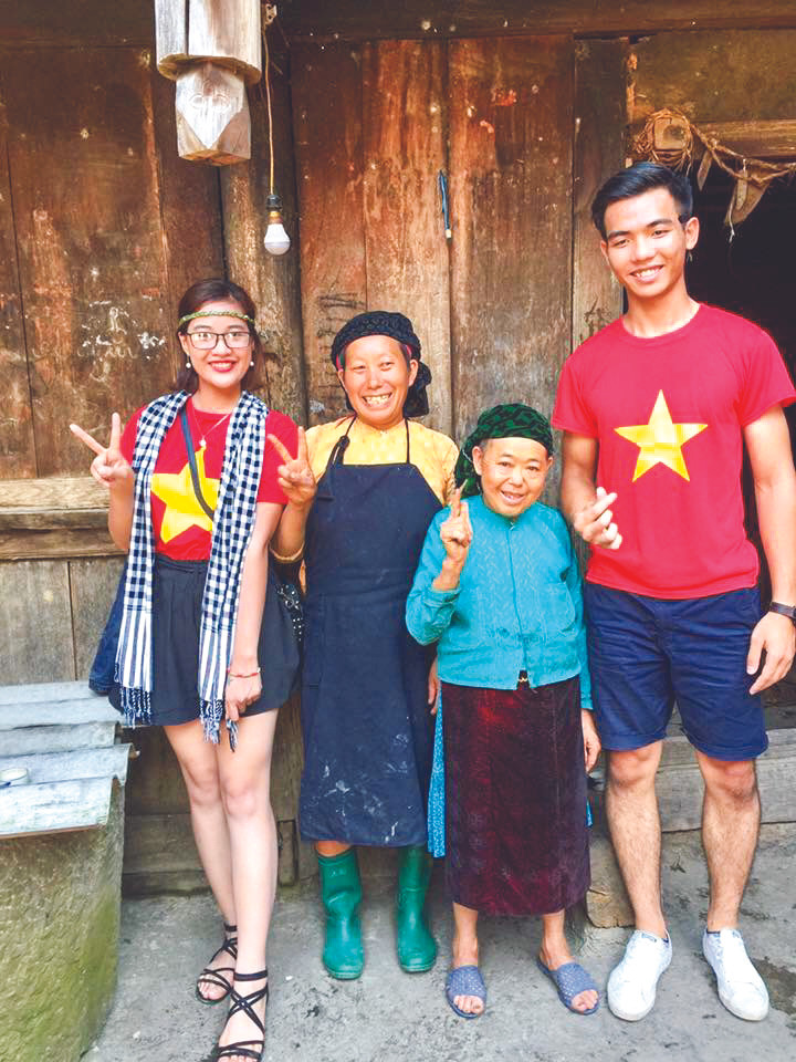 Ăn Tết ở một nơi xa ảnh 1