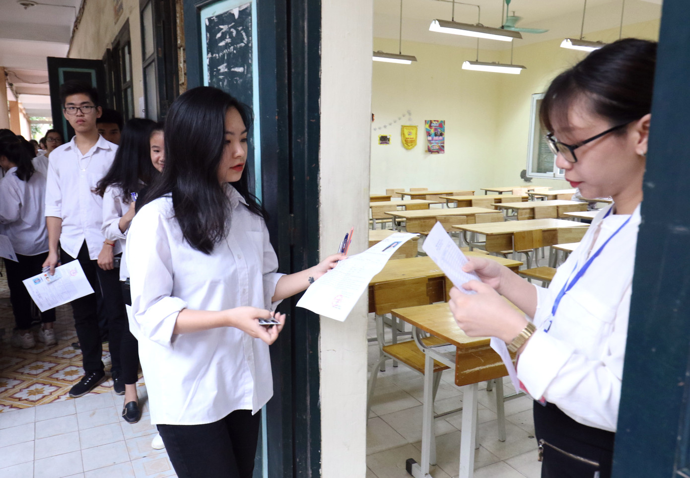 Nhiều trường đại học, Sở GD&ĐT 'đổi chiều' lịch học vì Covid-19 ảnh 2