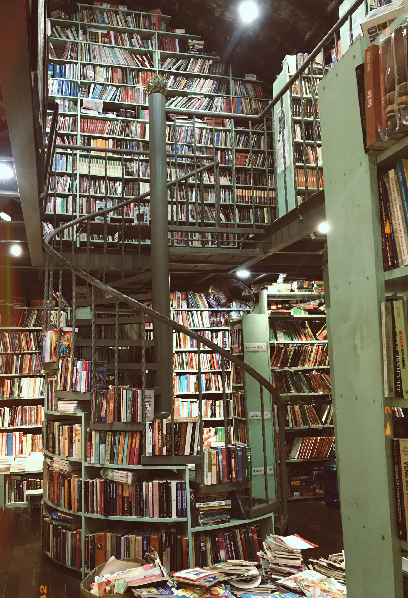 Nhà sách Mão: Chốn hò hẹn xưa cũ và bình yên cho những tâm hồn yêu sách tìm về ảnh 4