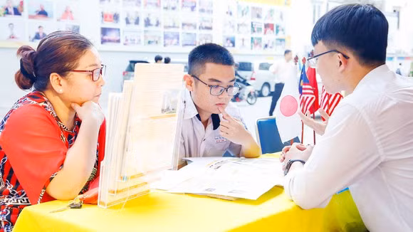 Tân Thủ khoa ĐH KHXH&NV TP.HCM chia sẻ bí kíp học Văn: Không học nhiều thầy cô vì dễ loạn ảnh 8