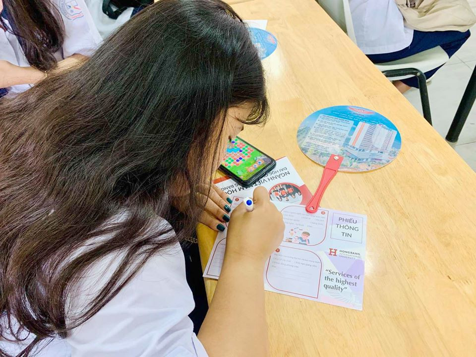 TP.HCM: Teen khối 12 hào hứng tham gia ngày hội tư vấn tuyển sinh - hướng nghiệp ảnh 6