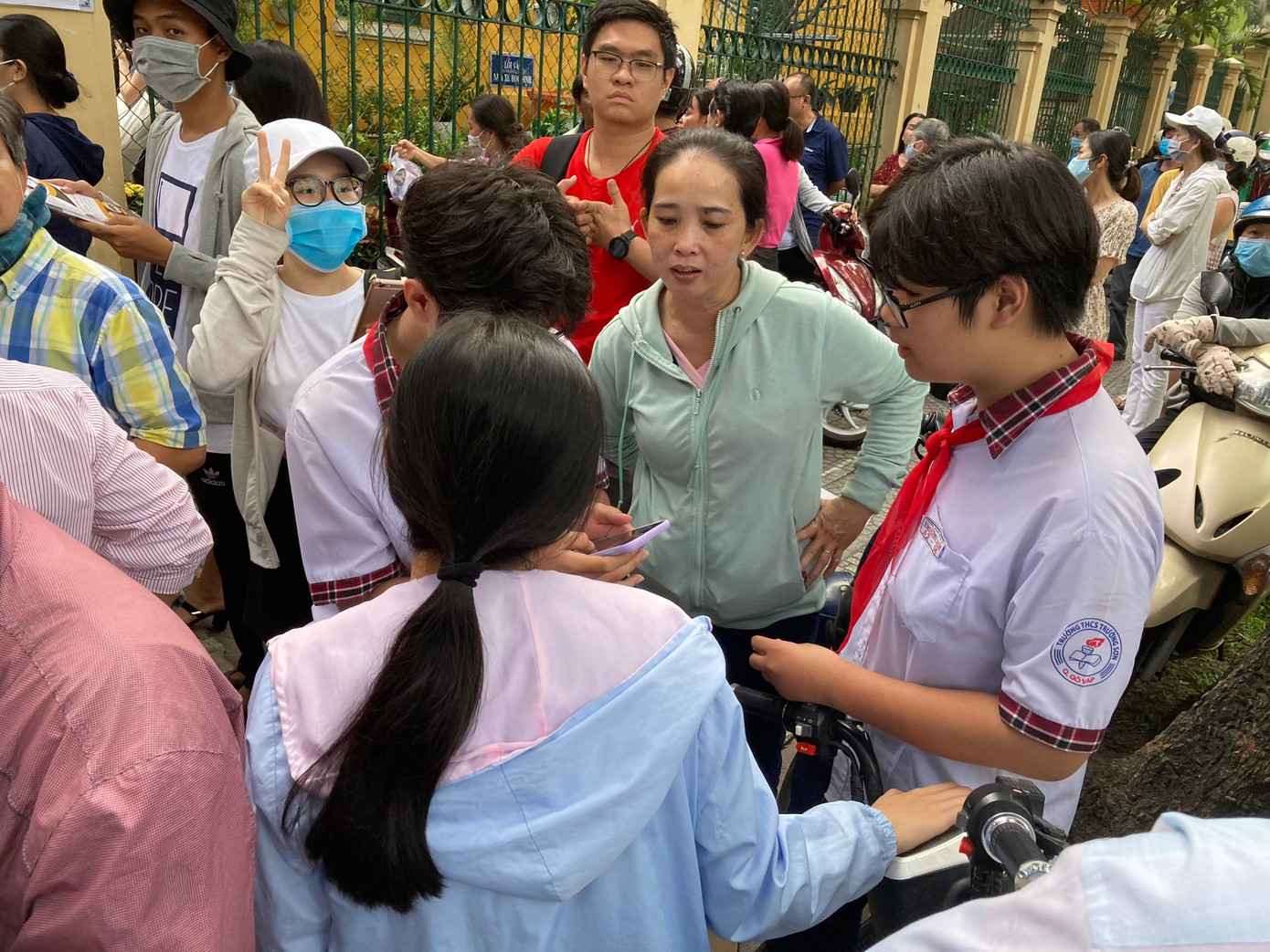 Đề thi Toán chuyên lớp 10 TP.HCM: Vừa sức nhưng có thể hơn nhau ở phần trình bày ảnh 3