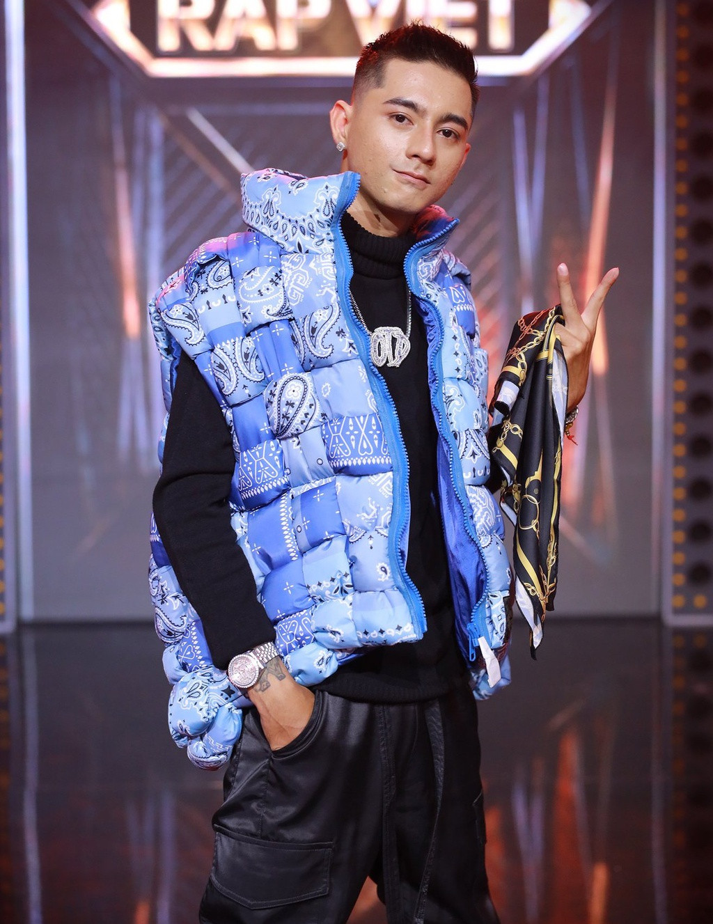 Soi thời trang Chung kết Rap Việt: Tlinh đầu tư móng tay độc, Rhymastic “bye bye” tóc xoăn ảnh 8