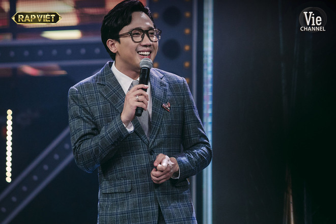 Soi thời trang Chung kết Rap Việt: Tlinh đầu tư móng tay độc, Rhymastic “bye bye” tóc xoăn ảnh 12