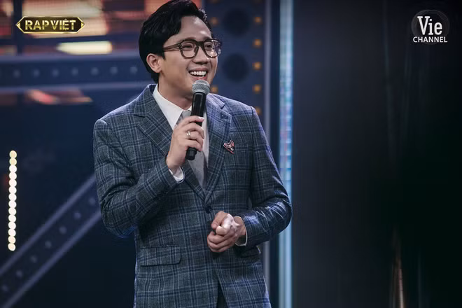 Soi thời trang Chung kết Rap Việt: Tlinh đầu tư móng tay độc, Rhymastic “bye bye” tóc xoăn ảnh 12