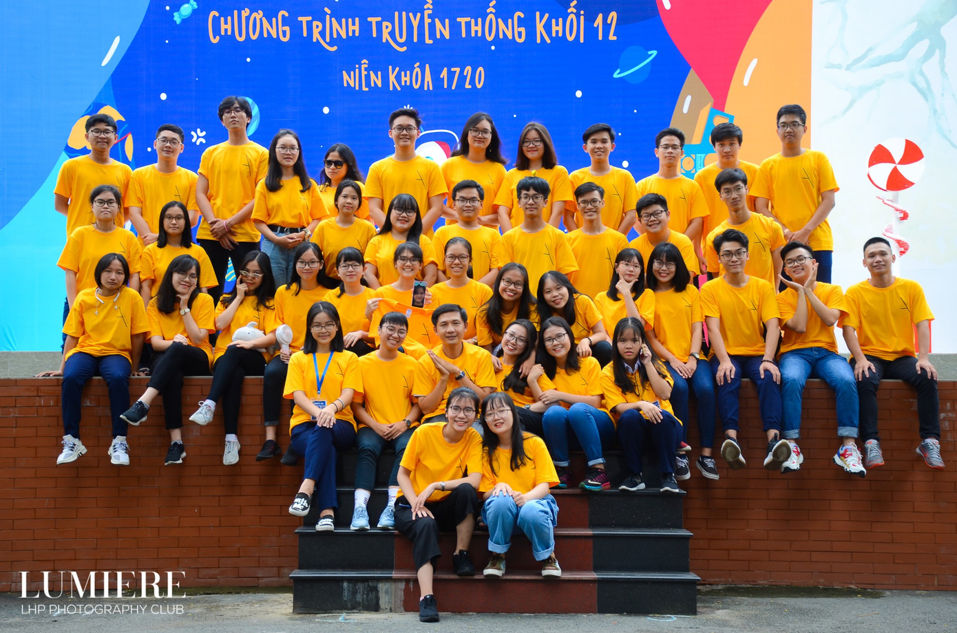 Ngày mình 18, mình có "our love" thân thương. Ảnh: LHP Photography Club Đồng Khởi Lê Hồng Phong: Quyển “TỐC” ký cho 3 năm hạnh phúc của chúng mình ảnh 1
