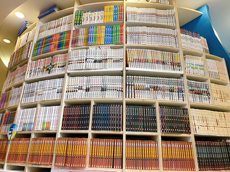 Theo chân quản lý khám phá những “bí ẩn” chưa có lời giải thích trong các nhà sách ảnh 1