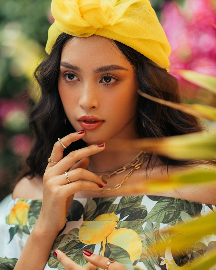 Hoa hậu Tiểu Vy khoe nhan sắc rực rỡ trong bộ ảnh mới chụp tại quê nhà Hội An ảnh 2