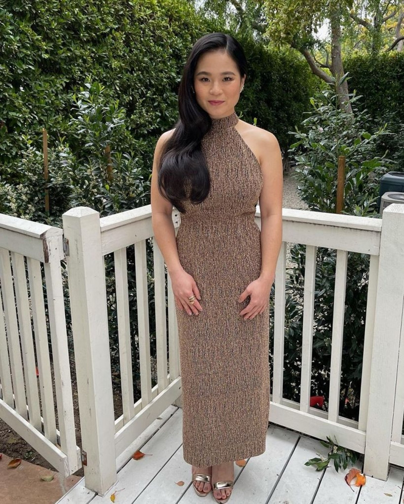 “Công chúa Disney” gốc Việt Kelly Marie Trần đầy quyền lực trong trang phục CONG TRI ảnh 6