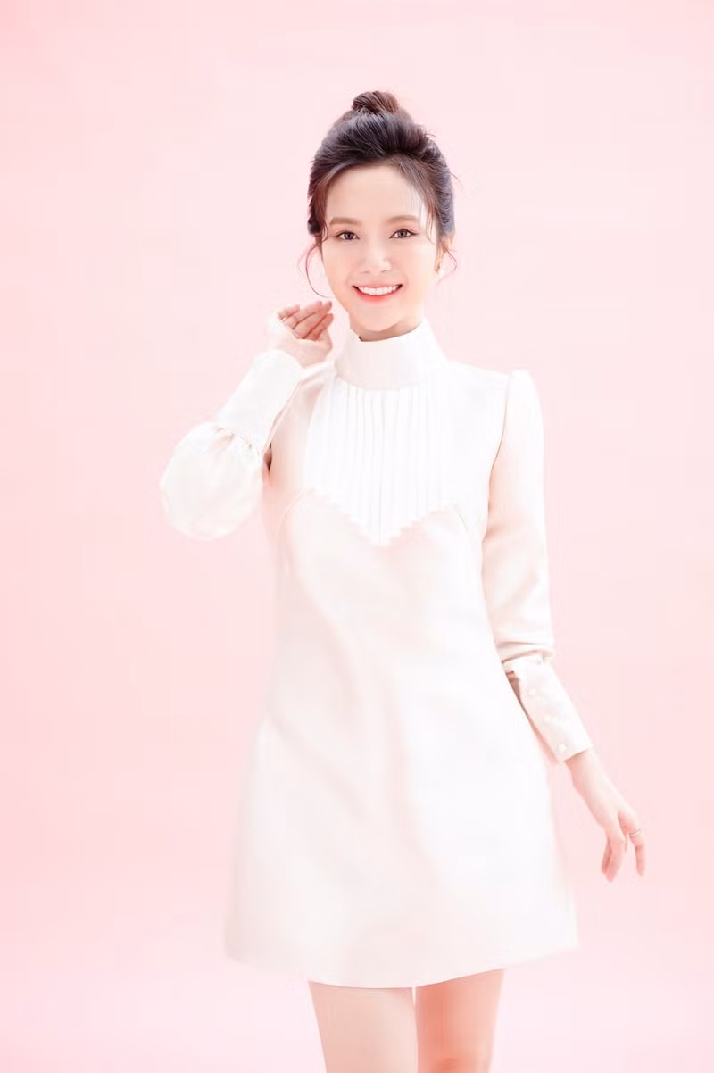 Ca sĩ Jang Mi khoe nhan sắc đẹp như hoa như ngọc trong bộ ảnh mừng sinh nhật ảnh 4