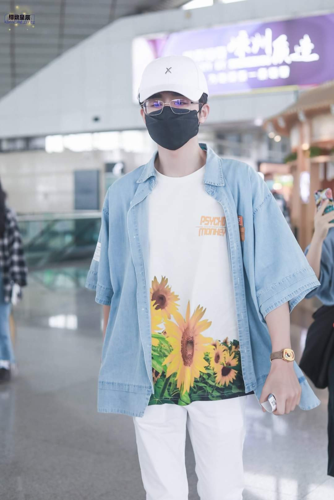 Ngoài đời Trương Tân Thành (Lấy Danh Nghĩa Người Nhà) cũng thích style “cưa sừng làm nghé“ ảnh 5