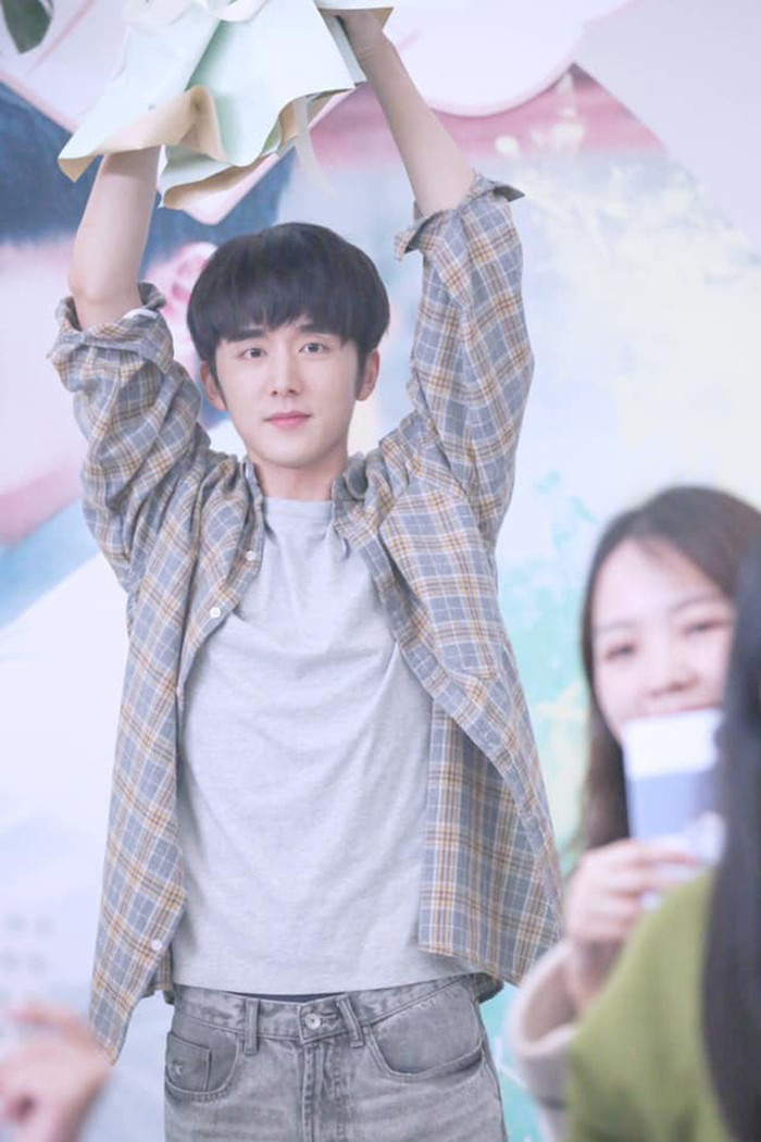 Ngoài đời Trương Tân Thành (Lấy Danh Nghĩa Người Nhà) cũng thích style “cưa sừng làm nghé“ ảnh 11