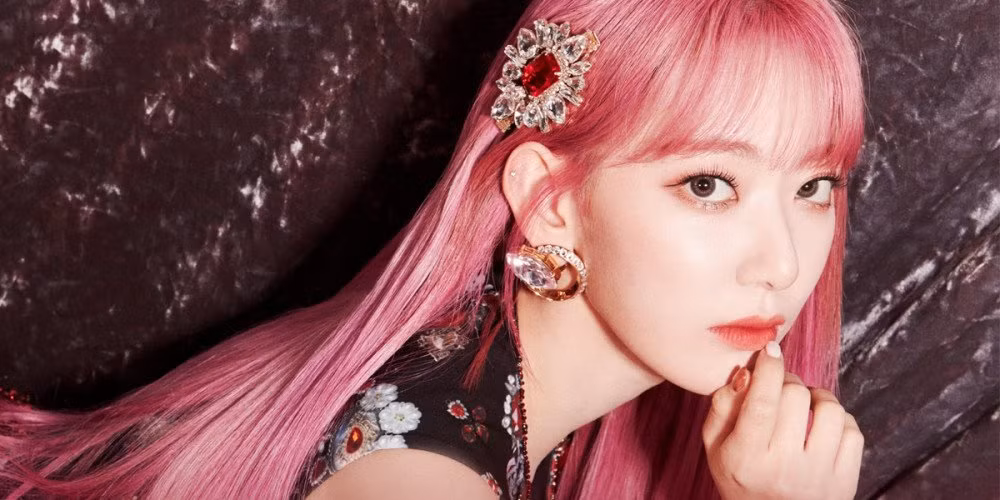 Sau khi IZ*ONE tan rã, thành viên này của nhóm sẽ “về chung một nhà” với BTS? ảnh 2