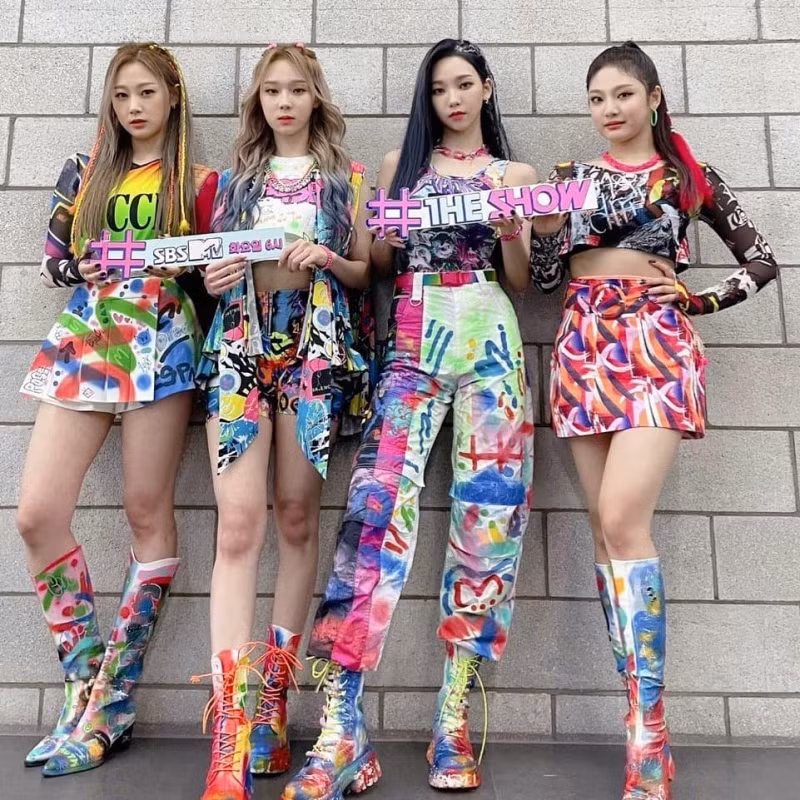 Xét về trang phục sân khấu, netizen cho rằng stylist BLACKPINK thua stylist aespa ở 1 điểm ảnh 2