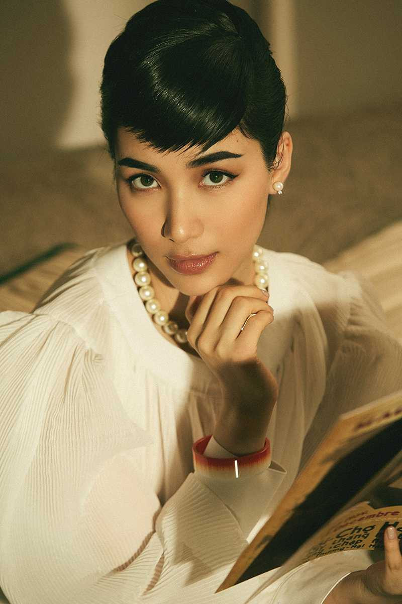 Hòa Minzy hóa "quý cô Hollywood", lấy cảm hứng từ ngôi sao điện ảnh Audrey Hepburn ảnh 7